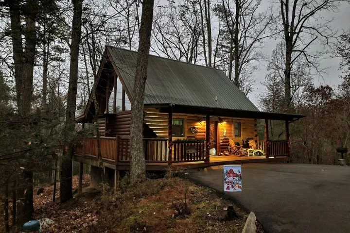 4028 gatlinburg cabin fireplace