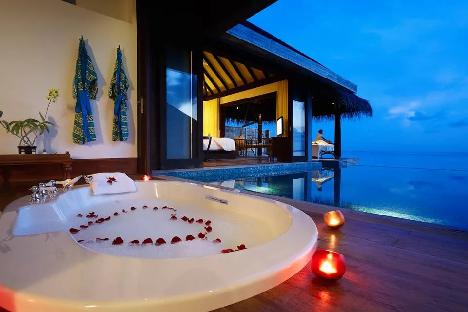4060 maldives overwater bungalow