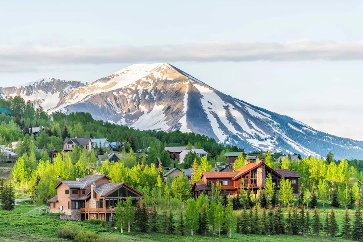 /img/4112-colorado-honeymoon-travel.webp