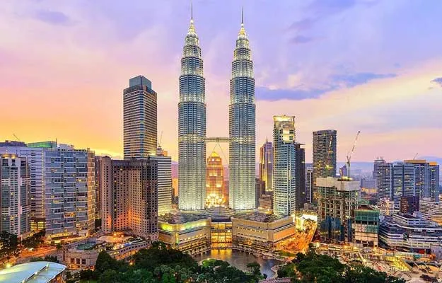 4184 couple honeymoon thailand