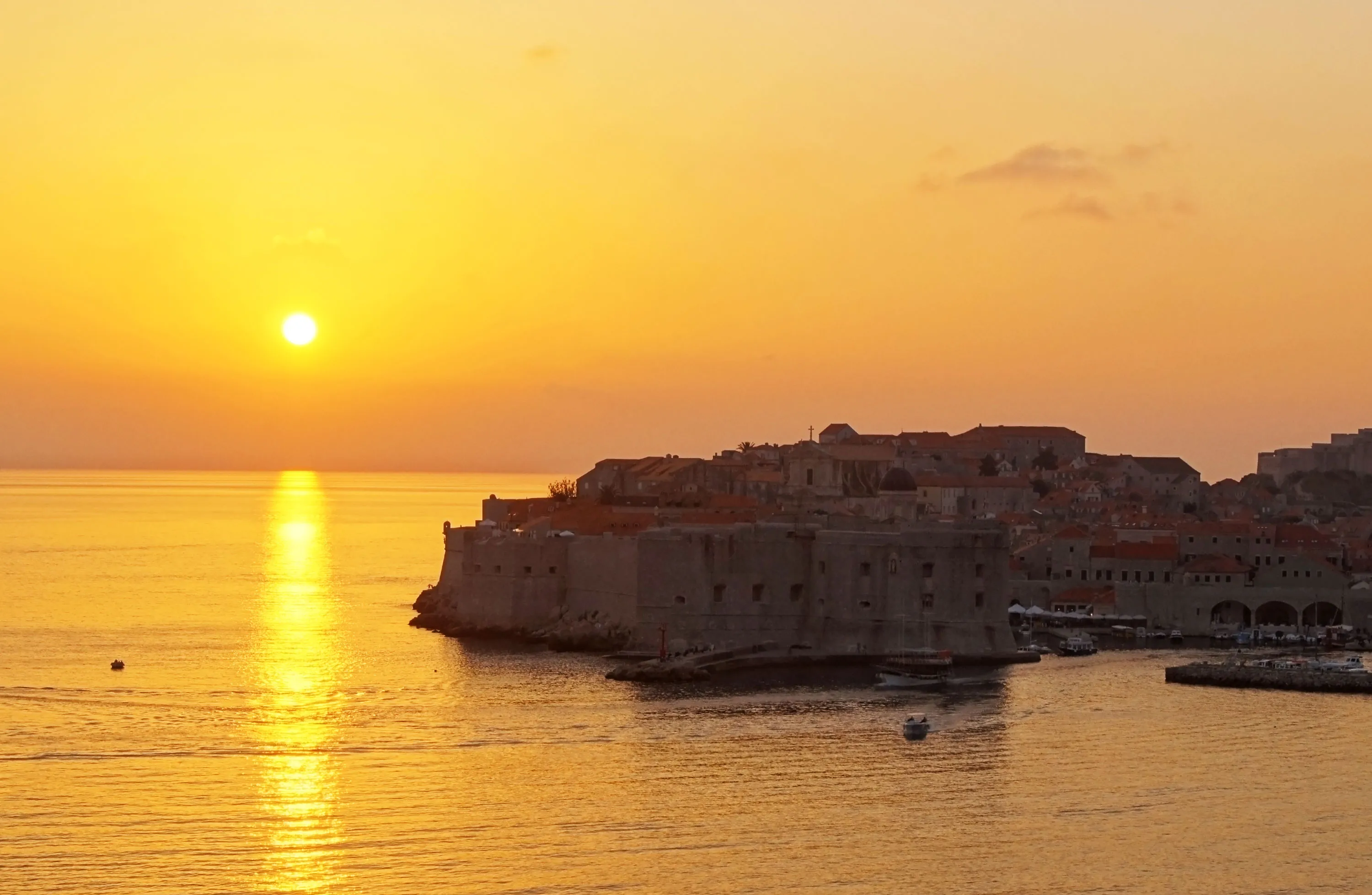 4220 croatia honeymoon all inclusive couple beach
