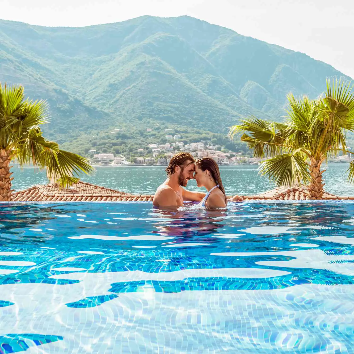 /img/4226-honeymoon-resort-exterior.webp