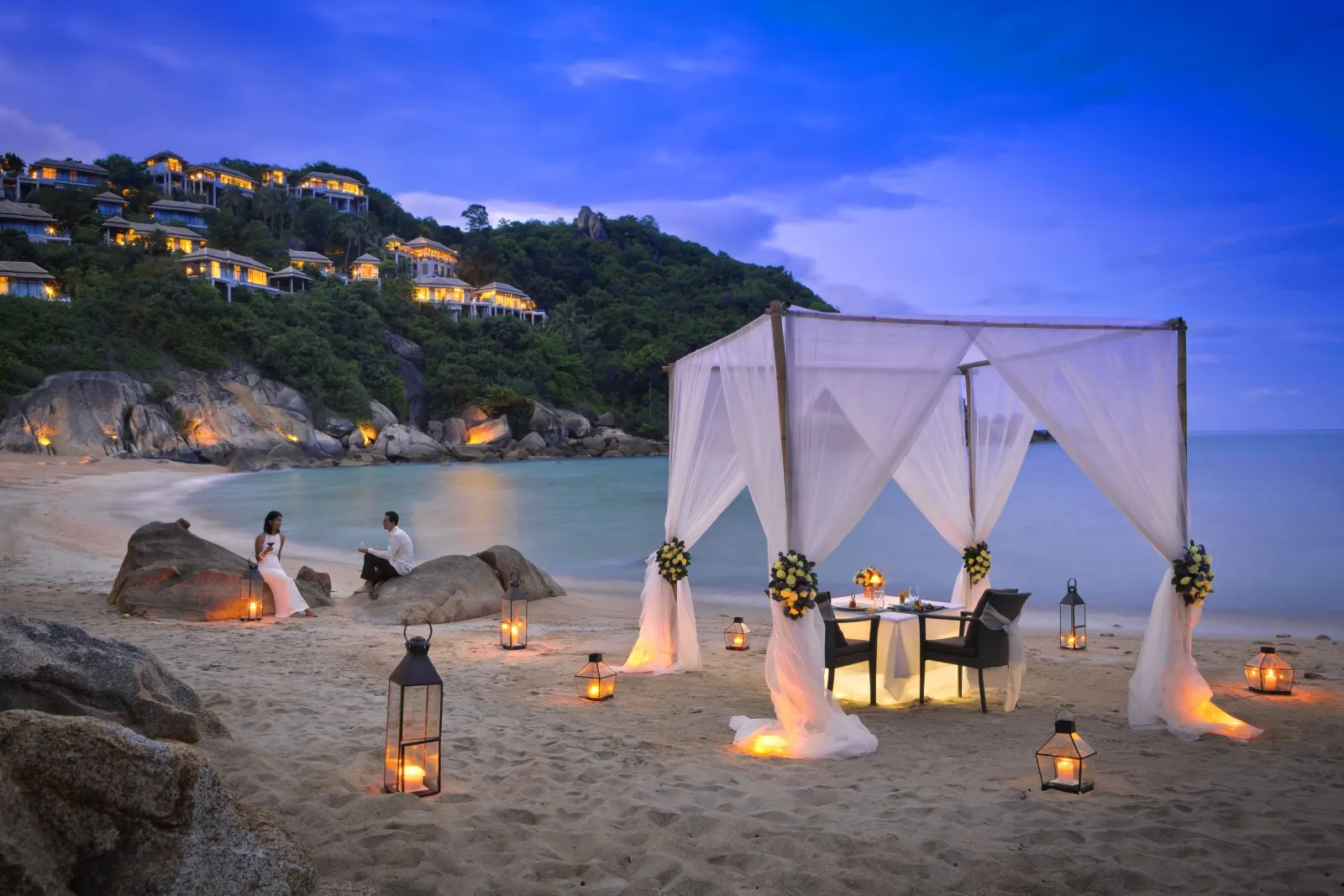 4232 thailand honeymoon couple