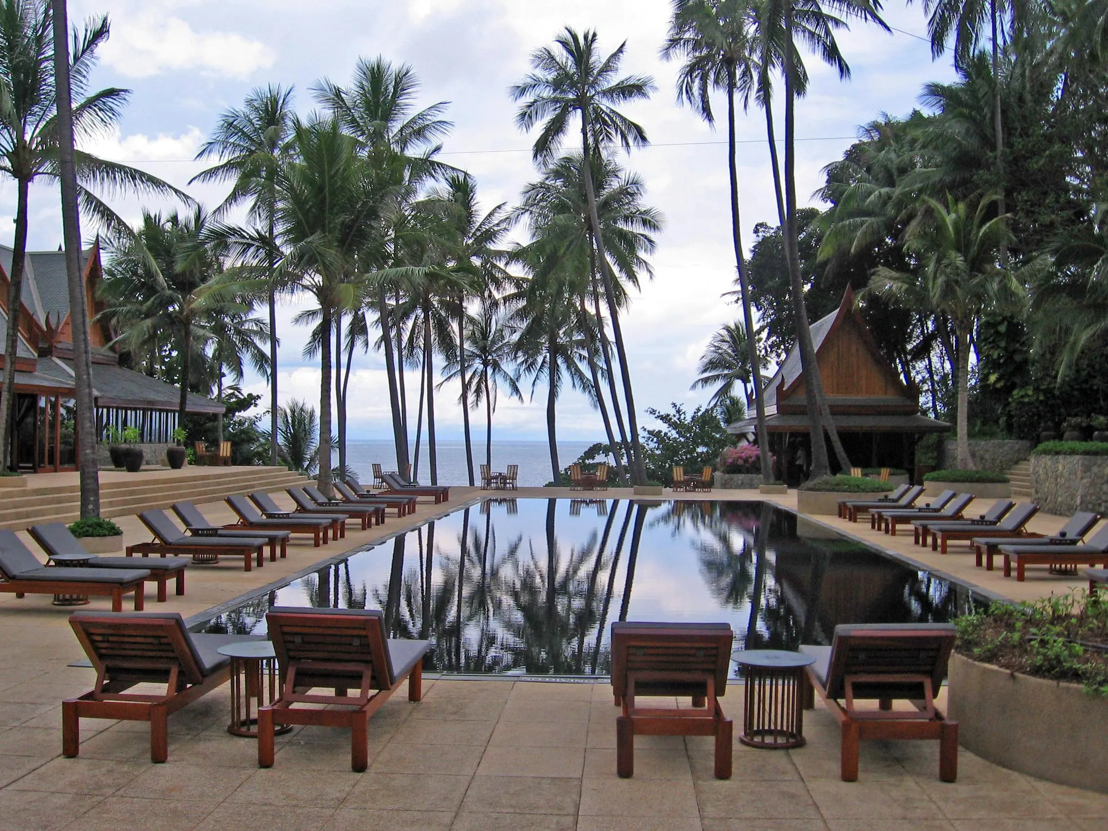 /img/4232-thailand-honeymoon-packing.webp