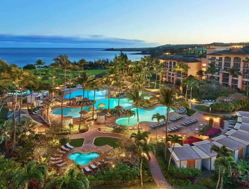 /img/4236-maui-honeymoon-island-view.webp