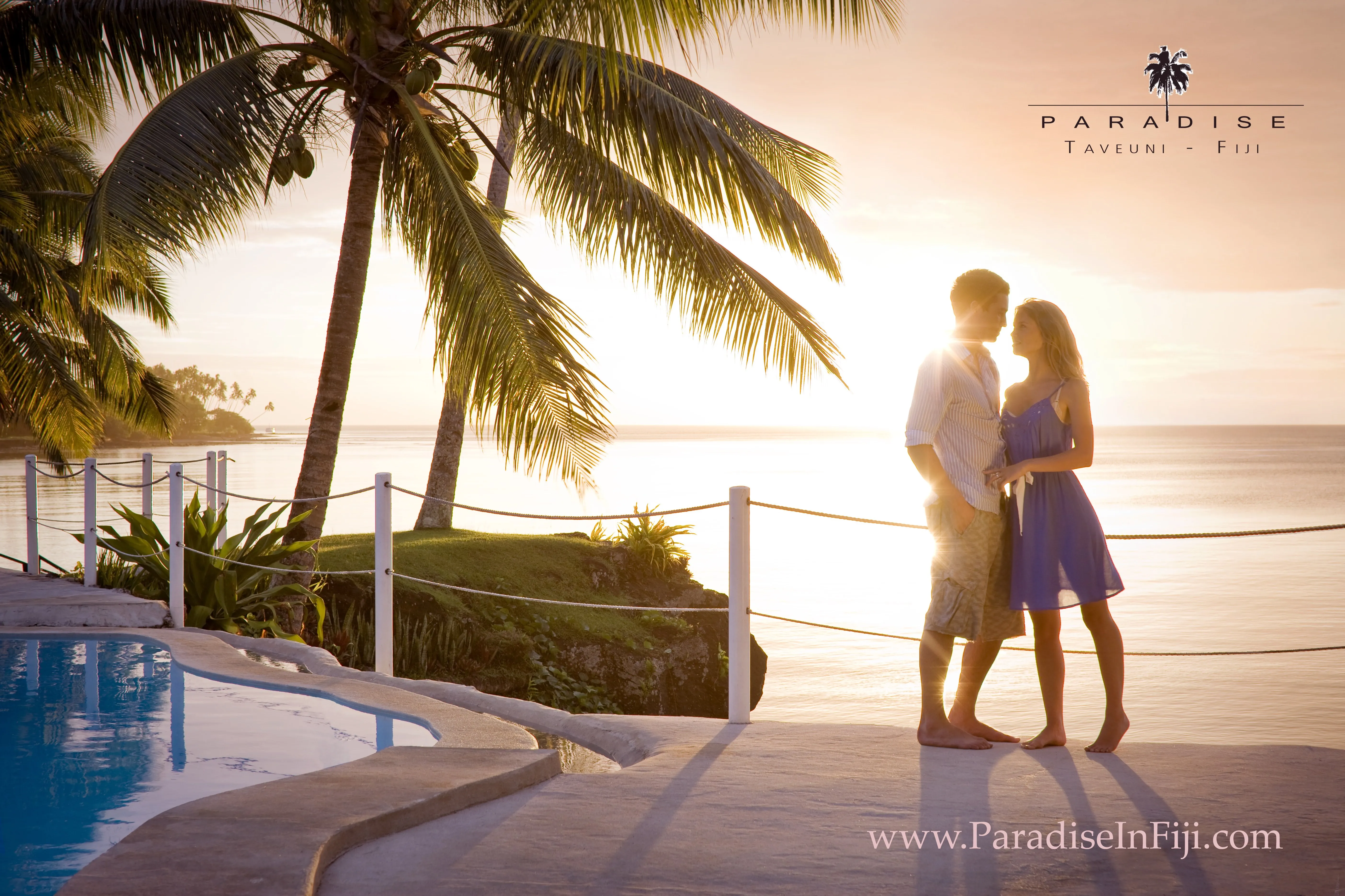 /img/4248-fiji-honeymoon-couple-beach.webp