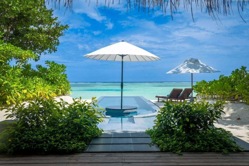 4297 maldives couple spa