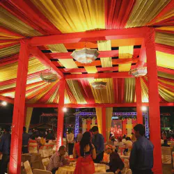 /img/4361-udaipur-honeymoon-hotels-couple.webp