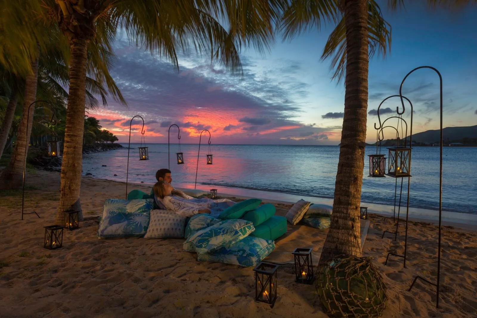/img/4388-sunset-caribbean-beach.webp