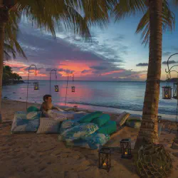 /img/4388-sunset-caribbean-beach.webp