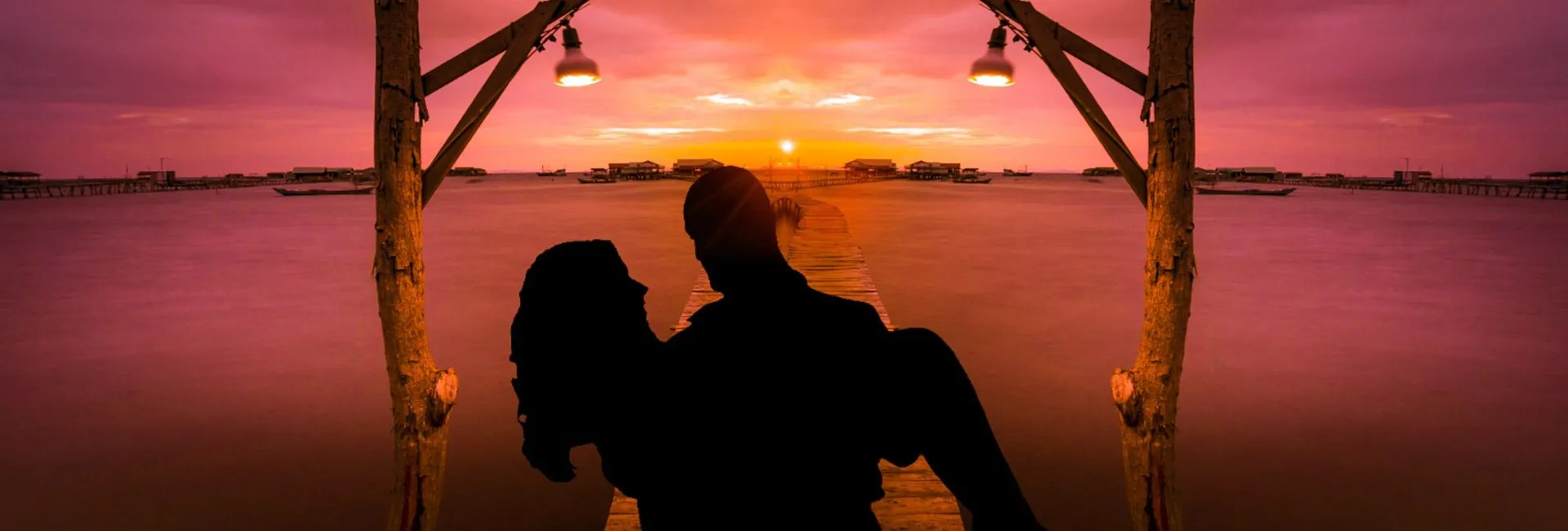 /img/4397-couple-hiking-honeymoon.webp