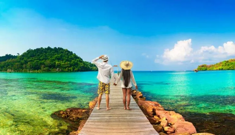 /img/4420-romantic-couple.webp