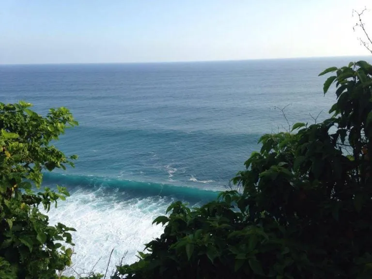 4452 uluwatu cliff